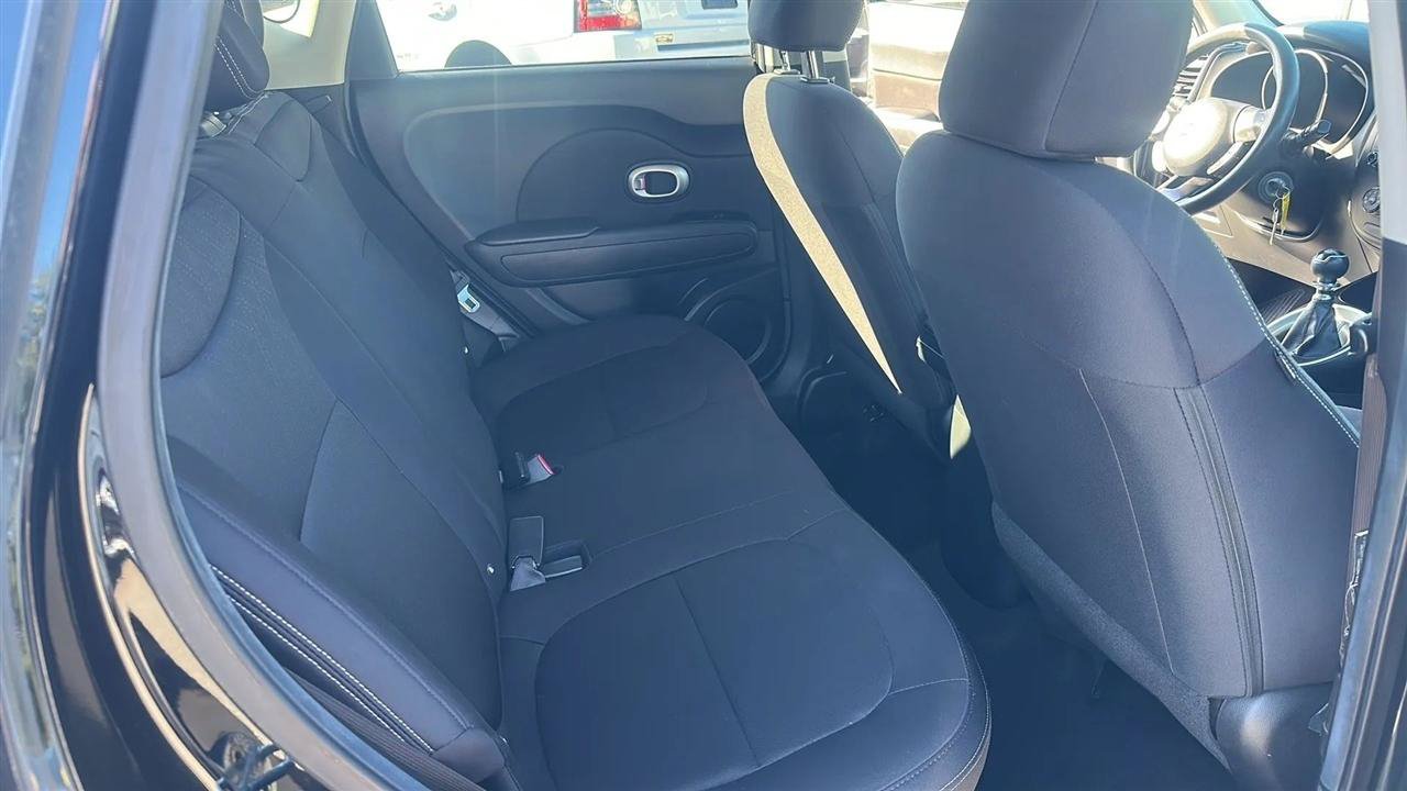 Used 2015 Kia Soul FWD image 27