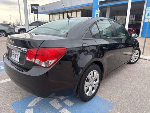 Used 2013 Chevrolet Cruze LS image 5