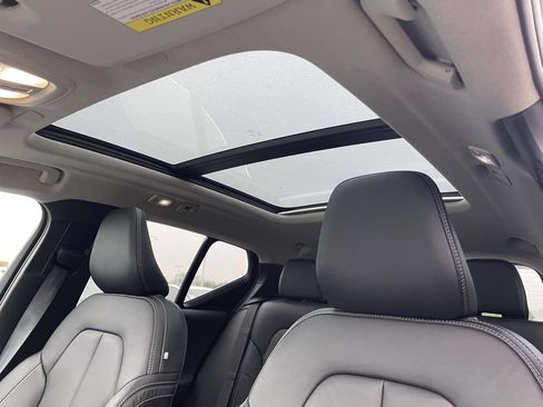 Used 2023 Volvo XC40 B5 Plus w/ Protection Package Premier AWD/4WD image 9