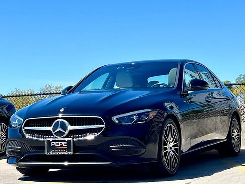 Used 2022 Mercedes-Benz C 300 4MATIC Sedan image 4