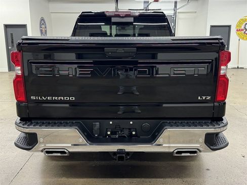 Used 2020 Chevrolet Silverado 1500 LTZ w/ LTZ Premium Package image 11