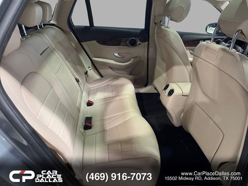 Used 2018 Mercedes-Benz GLC 300 w/ Premium Package image 36
