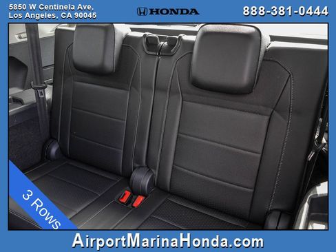 Used 2018 Volkswagen Tiguan SEL FWD image 12