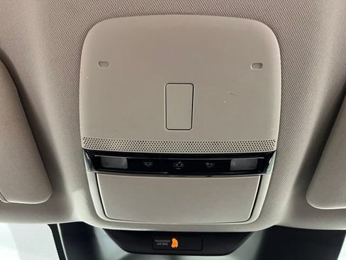 Certified 2025 Nissan Murano SV FWD image 32