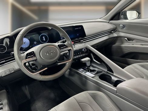 Certified 2023 Hyundai Elantra SEL w/ Convenience Package image 12