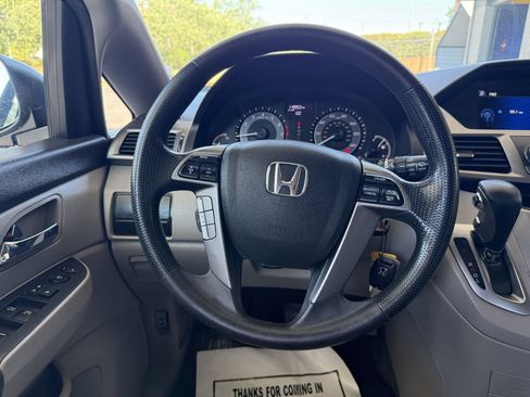 Used 2015 Honda Odyssey LX image 11