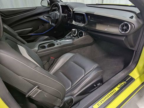 Used 2021 Chevrolet Camaro SS RWD image 9