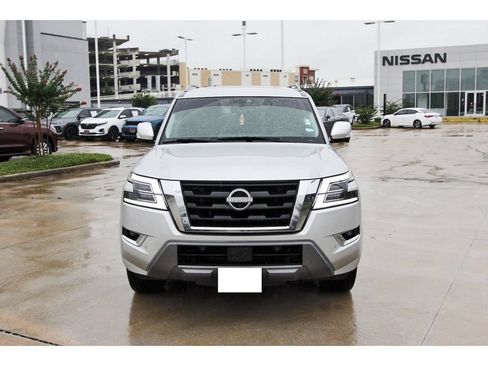 Used 2023 Nissan Armada SL RWD image 2