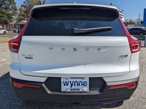 New 2025 Volvo XC40 B5 Ultra w/ Climate Package image 5