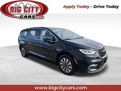 Used 2024 Chrysler Pacifica Limited