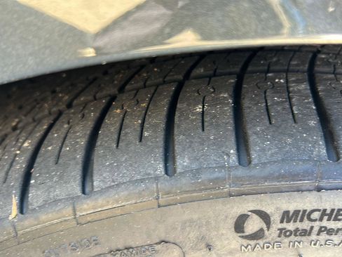 Used 2018 Chevrolet Camaro ZL1 image 23