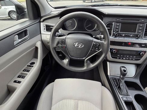 Used 2016 Hyundai Sonata SE FWD image 17