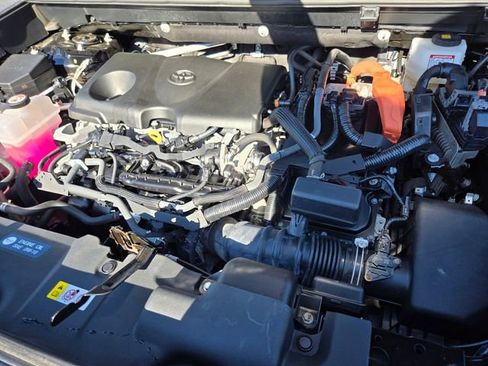 Used 2023 Toyota RAV4 LE AWD/4WD image 23