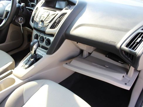 Used 2012 Ford Focus SE FWD image 58