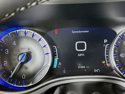 Used 2023 Chrysler Pacifica Touring-L w/ S Appearance Package FWD image 19