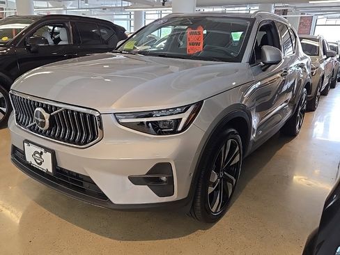 New 2025 Volvo XC40 B5 Plus w/ Protection Package Premier image 11