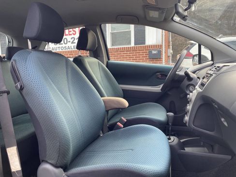 Used 2008 Toyota Yaris 2-Door Hatchback image 17