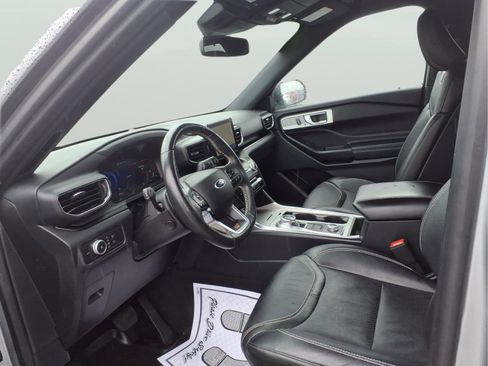 Used 2020 Ford Explorer ST image 11