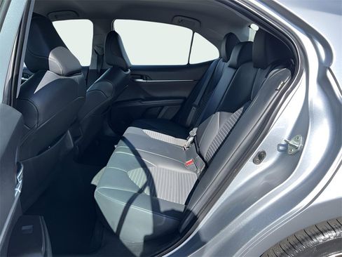 Used 2023 Toyota Camry SE image 10