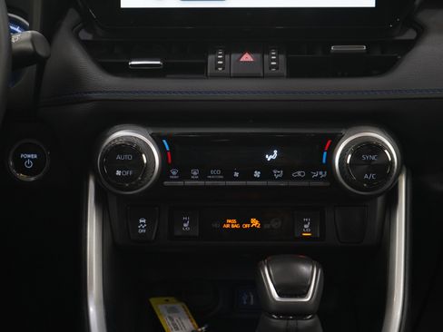 Used 2025 Toyota RAV4 XSE w/ Weather Package AWD/4WD image 16
