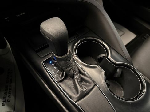 Used 2018 Toyota Camry LE image 15