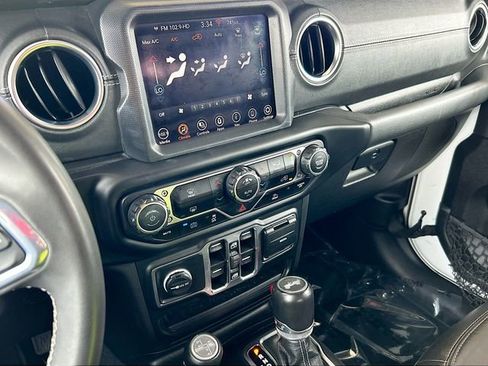 Used 2023 Jeep Wrangler Unlimited Sahara AWD/4WD image 13