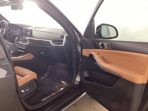 Used 2023 BMW X5 xDrive40i w/ Premium Package AWD/4WD image 17