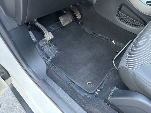Used 2019 Dodge Journey SE FWD image 40