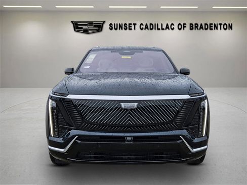 New 2026 Cadillac Vistiq Luxury image 2