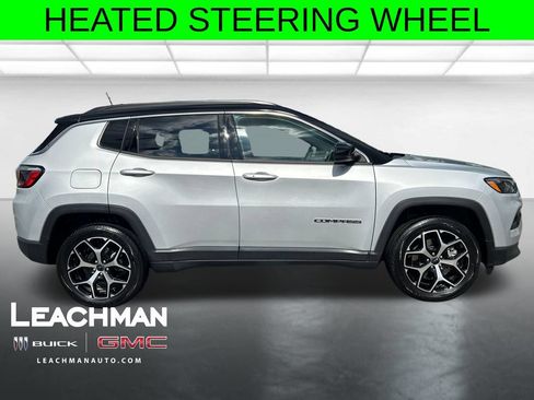 Used 2026 Jeep Compass Limited AWD/4WD image 2