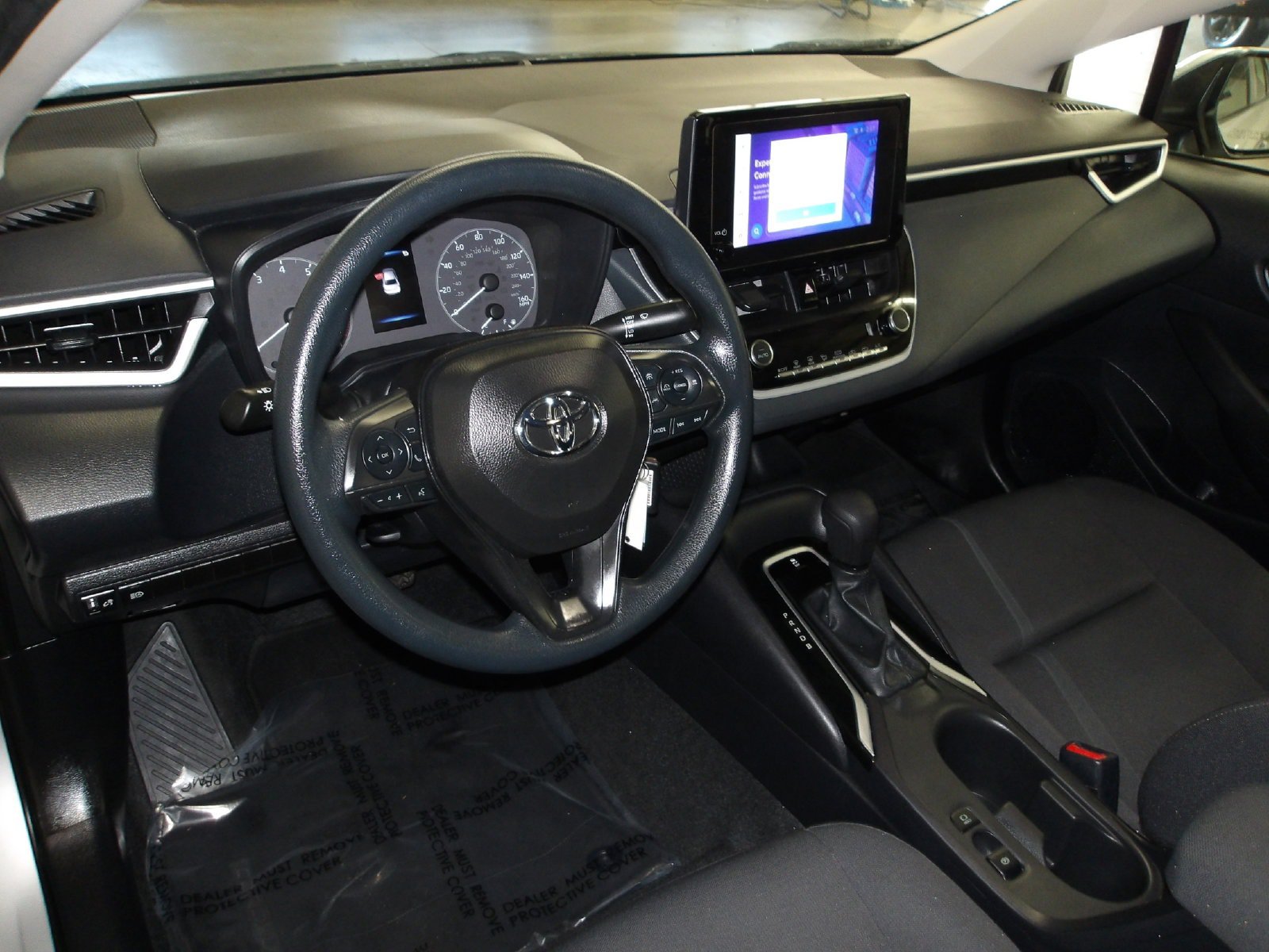 Used 2025 Toyota Corolla LE FWD image 9