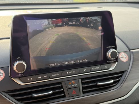 Used 2024 Nissan Altima 2.5 SV image 21