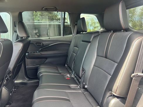 Used 2025 Honda Passport TrailSport image 14