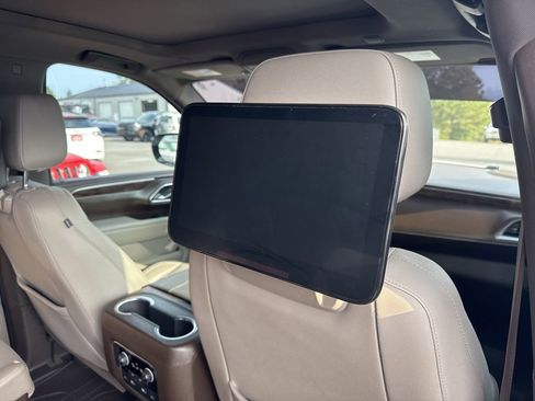 Used 2021 Chevrolet Tahoe Z71 w/ Rear Media and Nav Package image 23