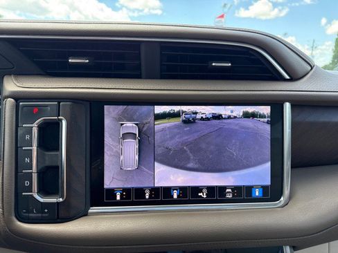 Used 2021 GMC Yukon XL Denali w/ Denali Premium Package image 31