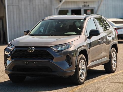 Used 2021 Toyota RAV4 LE w/ Carpet Mat Package (TMS) FWD image 3