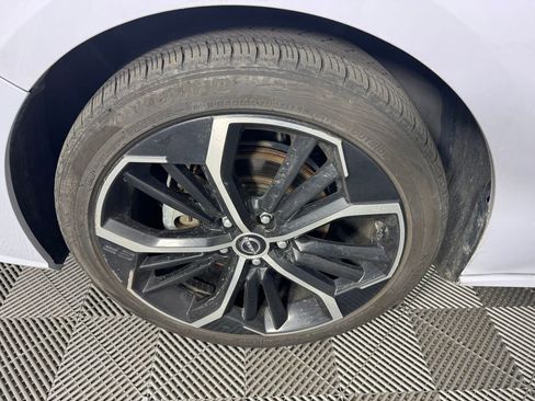 Used 2024 Nissan Altima 2.5 SR image 11