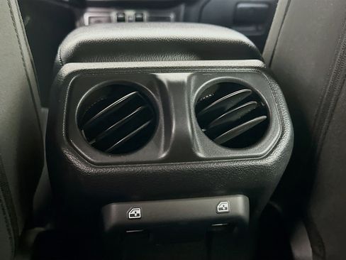 Used 2022 Jeep Wrangler Sport S image 25