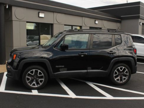 Used 2015 Jeep Renegade Latitude w/ Popular Equipment Group AWD/4WD image 2