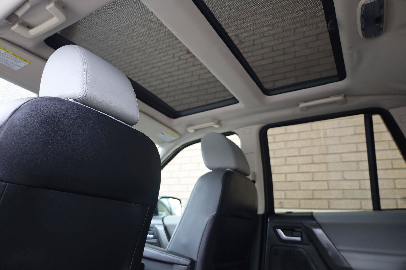 Used 2010 Land Rover LR2 HSE AWD/4WD image 22
