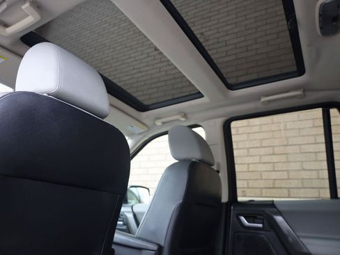 Used 2010 Land Rover LR2 HSE AWD/4WD image 22