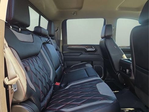 Used 2025 Chevrolet Silverado 2500 LT w/ Trail Boss Package image 14