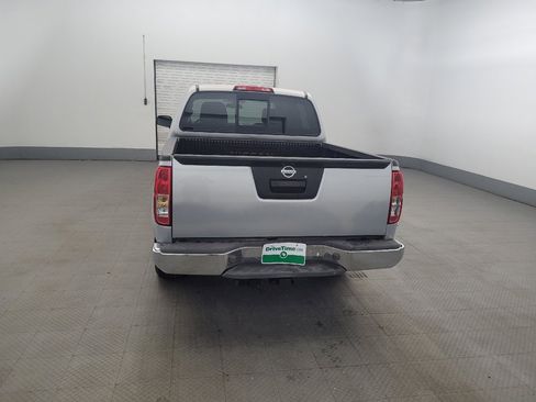 Used 2016 Nissan Frontier SV AWD/4WD image 6