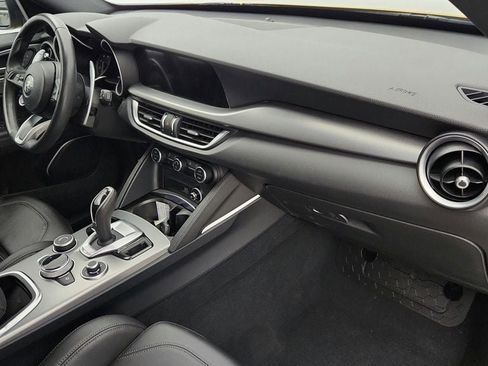 Used 2023 Alfa Romeo Stelvio Veloce image 63