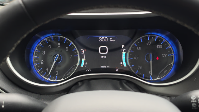 Used 2024 Chrysler Pacifica Touring-L FWD image 10