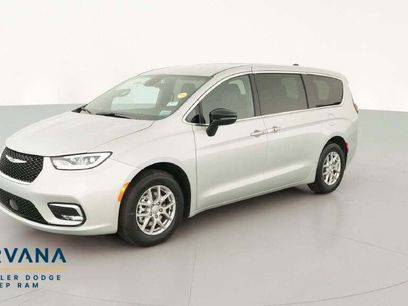 New 2026 Chrysler Pacifica Select