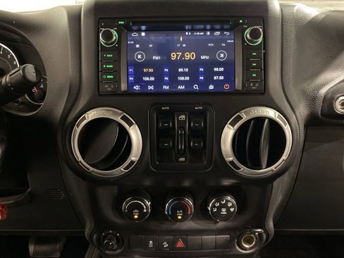 Used 2015 Jeep Wrangler Unlimited Sport image 13