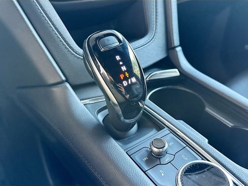 Used 2025 Cadillac XT6 Luxury image 17