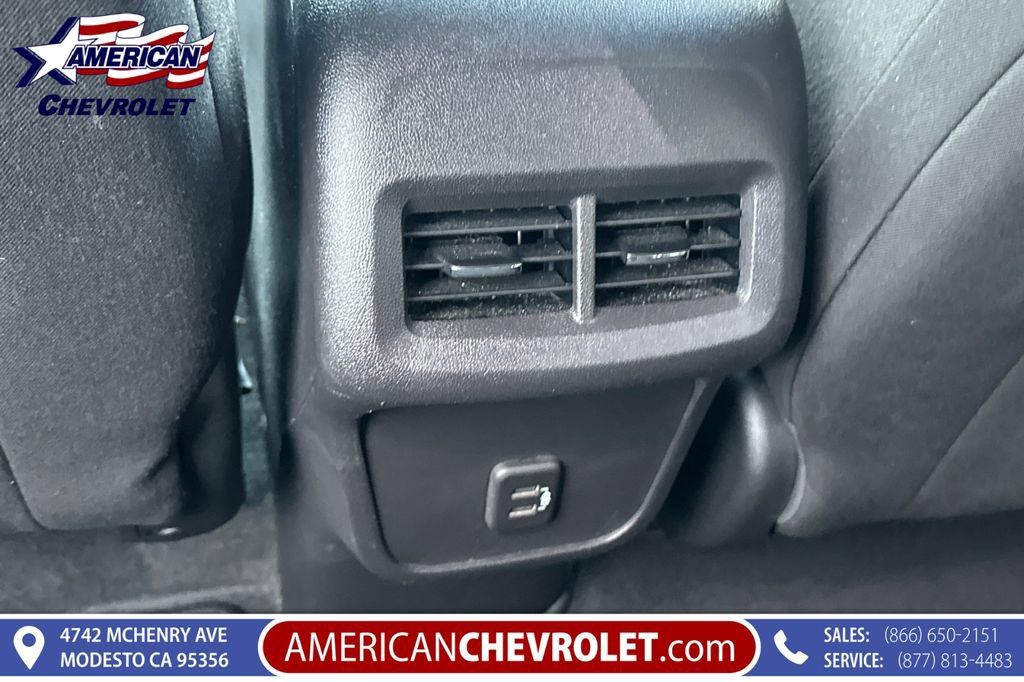 Used 2024 Chevrolet Equinox LT FWD image 16