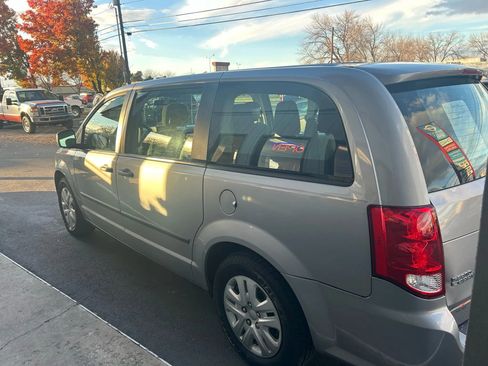 Used 2016 Dodge Grand Caravan American Value Package image 24